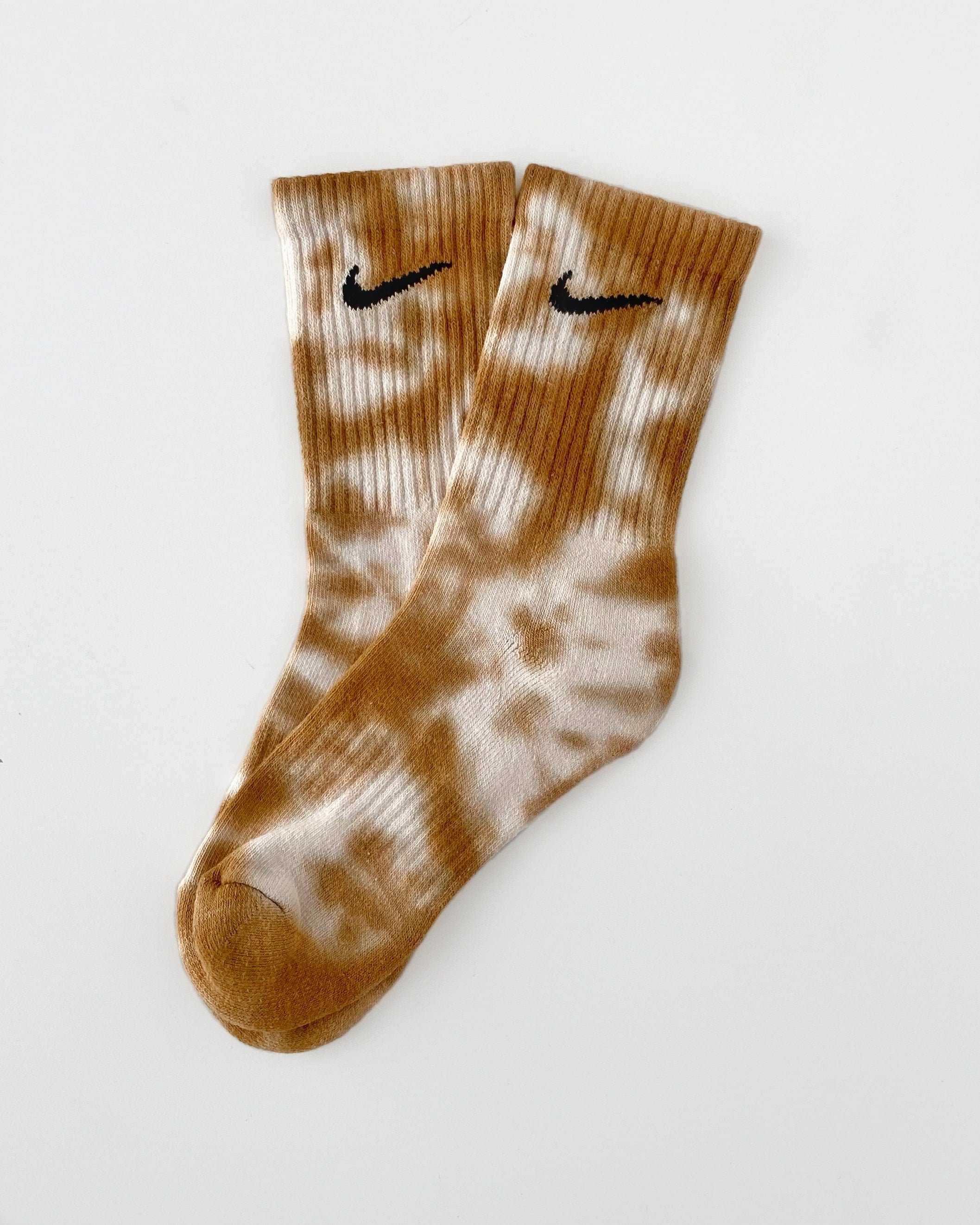 Calcetines Nike tie dye Mocha Calcetines Nike 100% originales teñidos a mano. Shop NOW! - Colour Trip