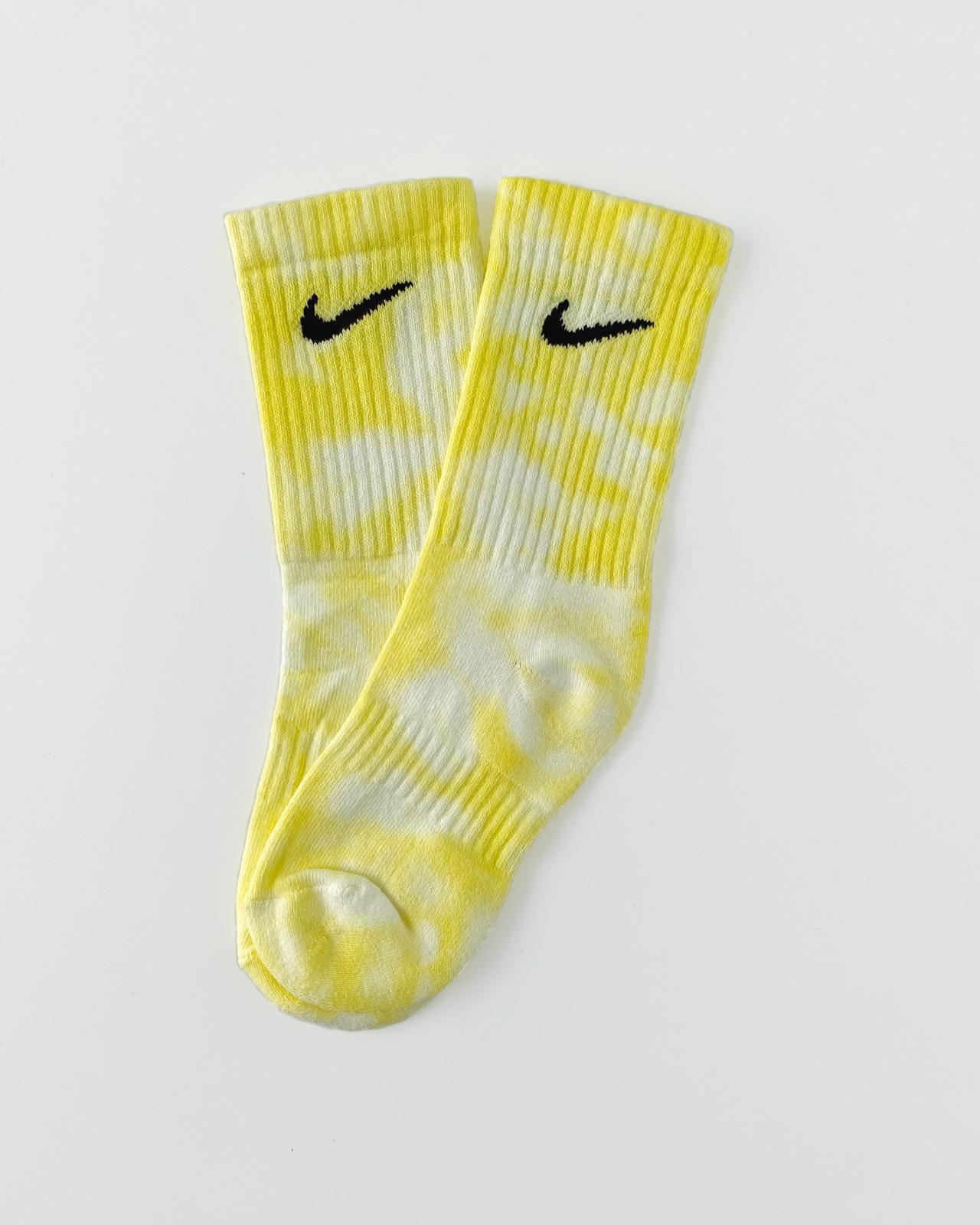 Calcetines Nike tie dye Lemon cruzado novo todos los tamanos. Calcetines Nike 100% originales teñidos a mano. Shop NOW! - Colour Trip