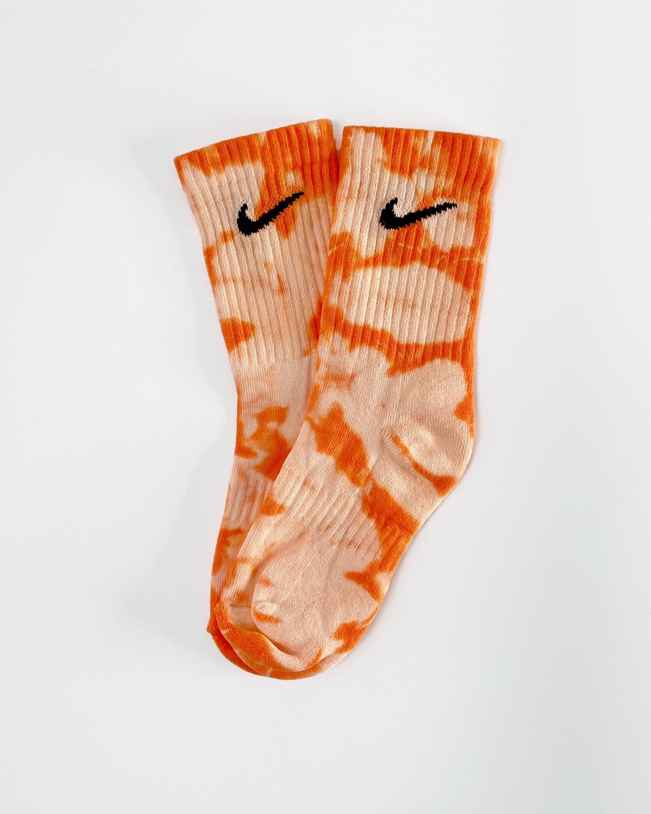 tie dye Nike Socks Orange cross . Calcetines Nike 100% originales teñidos a mano. Shop NOW! Tie dye nike socks - Colour Trip